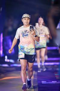 BIB: 
                            <button type="button" onclick="openModal(25219033)" class="btn btn-primary btn-sm float-right btn-popup" data-toggle="modal" data-target=".modal-high-quality">
                        <i class="fas fa-shopping-cart"></i> Add to Cart
                    </button>
                                            <button type="button" onclick="isThisMe(25219033, true)" class="btn btn-success btn-sm float-right btn-popup btn-isme hidden" data-toggle="tooltip" data-placement="bottom" title="นี่คือรูปของคุณใช่ไหม คลิกที่นี่เพื่อเอาเข้าอัลบั้ม">
                        <i class="fas fa-plus"></i> Add to album
                    </button>
                    <button type="button" onclick="isThisMe(25219033, false)" class="btn btn-warning btn-sm float-right btn-popup btn-isnotme hidden">
                        <i class="fas fa-ban"></i> Remove from album
                    </button>